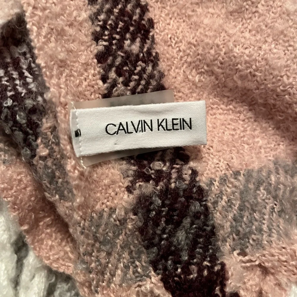 Calvin Klein stylish plaid